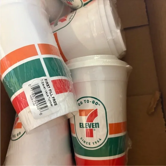 7-Eleven To-Go Cups - Picture 4 of 4
